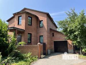 Коттедж 310м², 2-этажный, участок 10 сот.