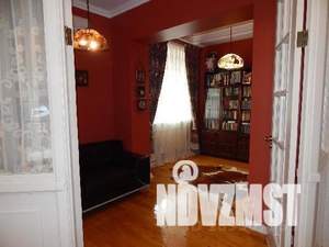 Дом 564м², 3-этажный, участок 5 сот.