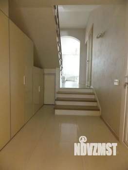 Таунхаус 338м², 3-этажный, участок 1 сот.