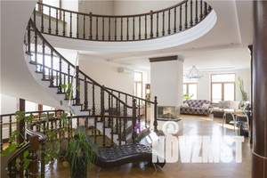 Коттедж 840м², 3-этажный, участок 14 сот.