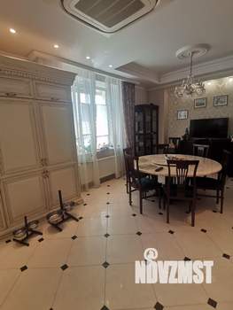 Таунхаус 300м², 3-этажный, участок 2 сот.