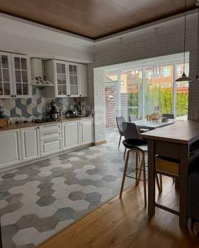 Дом 220м², 2-этажный, участок 3 сот.