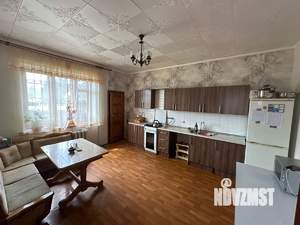 Коттедж 300м&sup2;, 2-этажный, на длительный срок, 