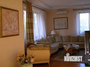 Коттедж 390м&sup2;, 2-этажный, на длительный срок, 