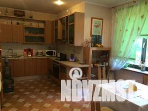 Коттедж 390м&sup2;, 2-этажный, на длительный срок, 