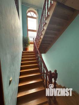 Коттедж 300м&sup2;, 2-этажный, на длительный срок, 