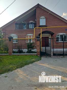 Коттедж 300м&sup2;, 3-этажный, на длительный срок, 