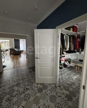 Дом 220м&sup2;, 2-этажный, участок 3 сот.  