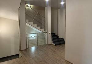 Дом 354м&sup2;, 3-этажный, участок 7 сот.  