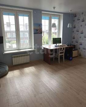 Дом 186м&sup2;, 2-этажный, участок 3 сот.  