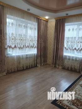 Коттедж 320м², 2-этажный, участок 6 сот.  