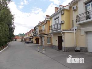 Таунхаус 338м², 3-этажный, участок 1 сот.  