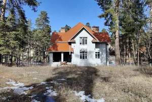 Дом 390м&sup2;, 2-этажный, участок 15 сот.  