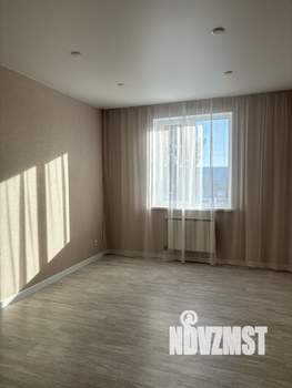 Дом 192м&sup2;, 3-этажный, участок 6 сот.  