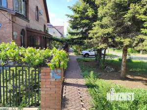 Коттедж 338м², 3-этажный, участок 6 сот.  