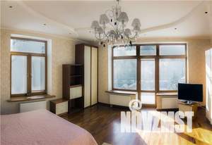 Коттедж 840м², 3-этажный, участок 14 сот.  