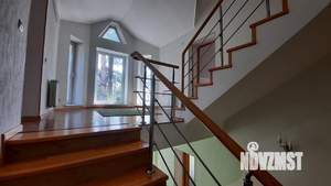 Коттедж 253м², 3-этажный, участок 7 сот.  