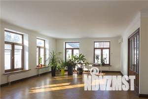 Коттедж 840м², 3-этажный, участок 14 сот.  