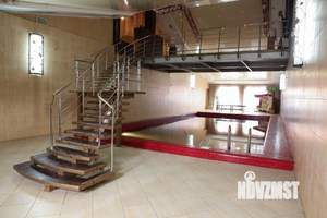 Дом 970м&sup2;, 2-этажный, участок 9 сот.  