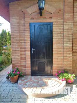 Дом 368м&sup2;, 3-этажный, участок 13 сот.  