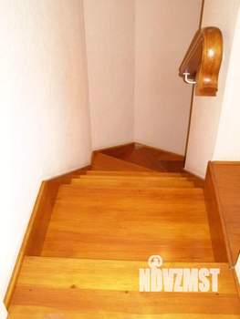 Коттедж 380м&sup2;, 3-этажный, участок 5 сот.  