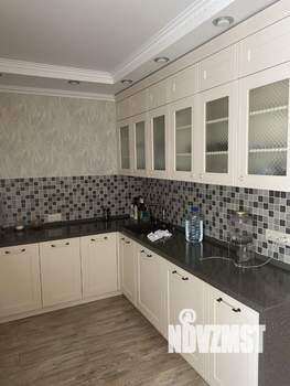 Коттедж 200м&sup2;, 2-этажный, участок 6 сот.  