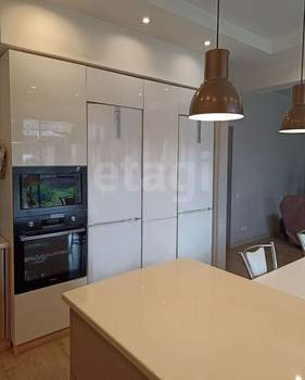 Дом 186м&sup2;, 2-этажный, участок 3 сот.  