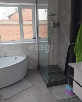 Дом 200м&sup2;, 2-этажный, участок 6 сот.  