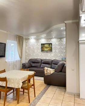 Дом 214м&sup2;, 2-этажный, участок 6 сот.  