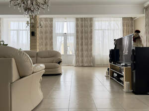 Дом 800м&sup2;, 1-этажный, участок 110 сот.  