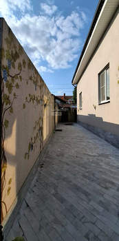 Дом 240м², 3-этажный, участок 7 сот.  