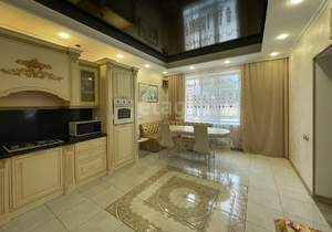 Дом 233м&sup2;, 2-этажный, участок 6 сот.  