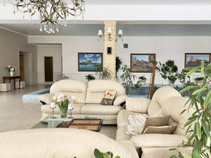 Дом 800м&sup2;, 1-этажный, участок 110 сот.  