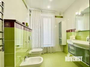 Коттедж 354м&sup2;, 3-этажный, участок 9 сот.  