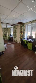 Дом 100м&sup2;, 2-этажный, участок 6 сот.  