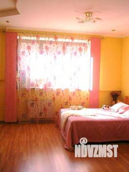 Коттедж 380м&sup2;, 3-этажный, участок 5 сот.  