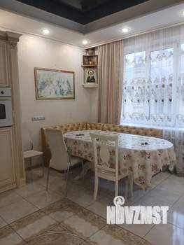 Коттедж 320м&sup2;, 2-этажный, участок 6 сот.  