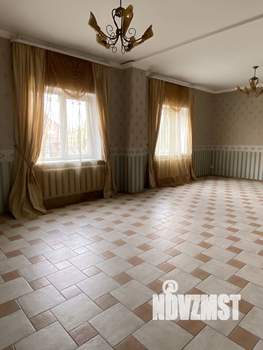 Дом 502м&sup2;, 2-этажный, участок 15 сот.  