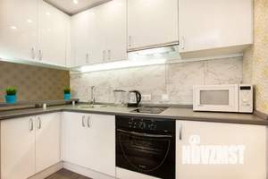 Студия квартира, посуточно, 30м2, 3/18 этаж