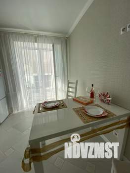 1-к квартира, посуточно, 38м2, 4/9 этаж