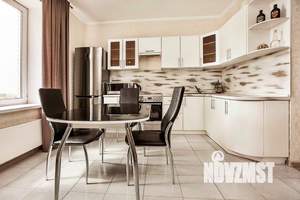 2-к квартира, посуточно, 55м2, 1/1 этаж