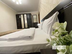 2-к квартира, посуточно, 75м2, 1/1 этаж
