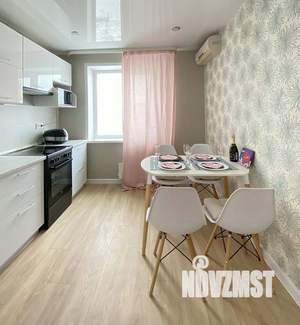 2-к квартира, посуточно, 50м2, 1/1 этаж