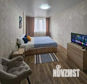 1-к квартира, посуточно, 37м2, 7/10 этаж