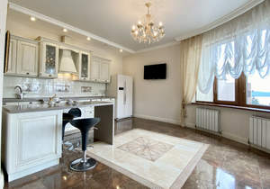 1-к квартира, на длительный срок, 130м2, 6/6 этаж