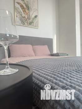 Студия квартира, посуточно, 37м2, 13/18 этаж