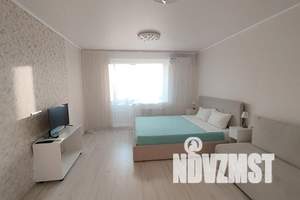 1-к квартира, посуточно, 40м2, 6/18 этаж