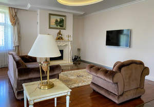 1-к квартира, на длительный срок, 130м2, 6/6 этаж