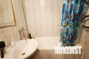 1-к квартира, посуточно, 42м2, 7/14 этаж