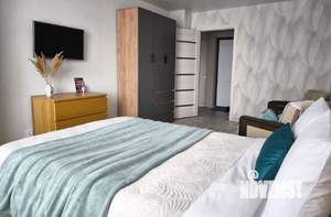 1-к квартира, посуточно, 37м2, 13/16 этаж